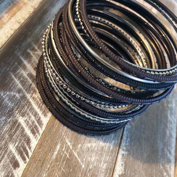 Multiple bangles bracelet - Picture 4 of 8